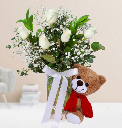 süleymanpaşa Çiçek Silindir Vazoda 5 Gül ve Peluş Oyuncak 