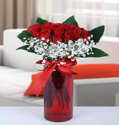 Öğretmenler gününüz kutlu olsun papatya ve güller Çiçeği & Ürünü Kırmızı Silindir Vazoda 20 Gül 